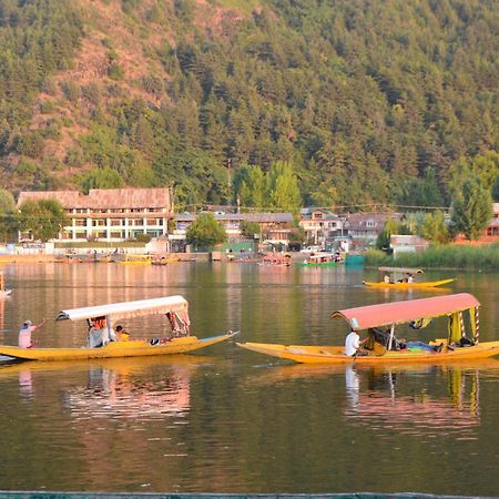 New Alexandra Houseboats Hotel Srinagar  Exterior photo